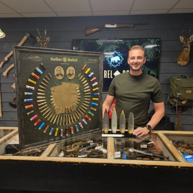 Deze week waren @sellier_bellot_official en @hofmantopsport op bezoek! We hebben samen een paar hele mooie dingen in het vooruitzicht. Meer info volgt snel. Een hartelijke dank naar beide!

#hofman #sellierbellot #barrelandboar